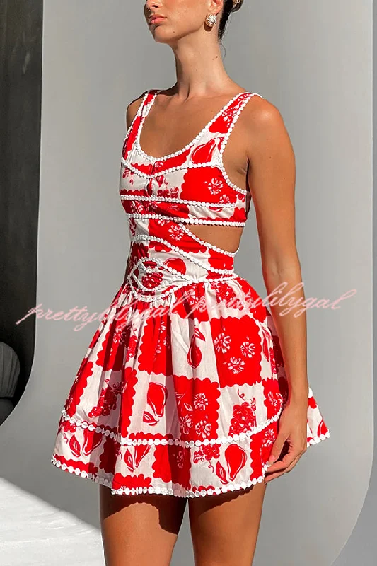 Budget-Friendly Fashion Holiday Colors Ric Rac Trims Unique Print Cutout Round Neck Mini Dress