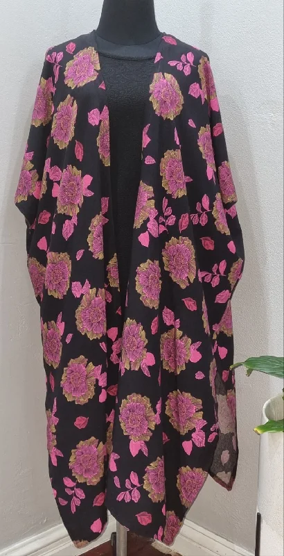 Vintage Women’s Fashion Floral Kimono (Small fits up to 40)