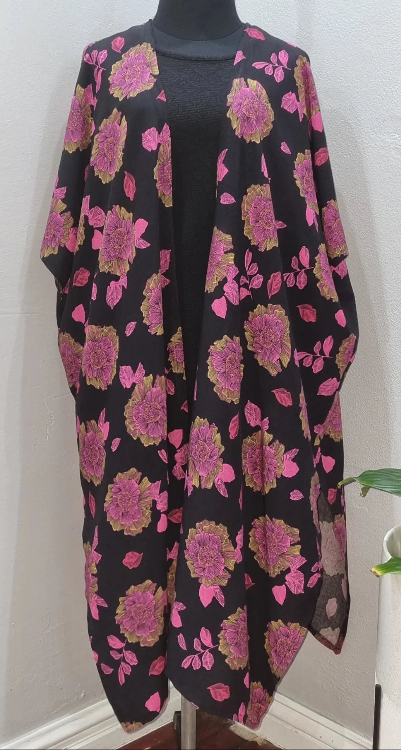 Unique Women’s Fashion Pieces Floral Kimono (Large fits up to 52)