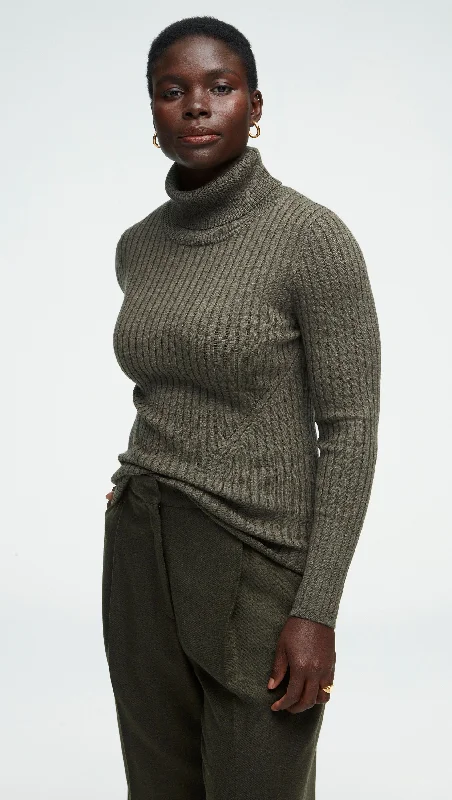 Vibrant Femme Fashion Ribbed Turtleneck in Merino Wool | Hunter