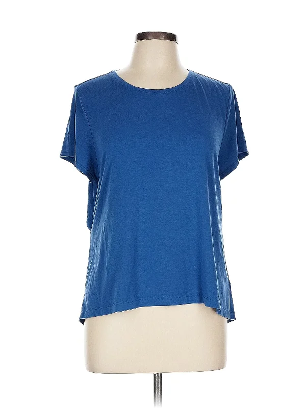 Fashion-forward Women’s Wear Active T Shirt