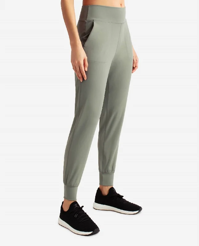 Easygoing Women’s Style Interlock Jogger In Agave Green