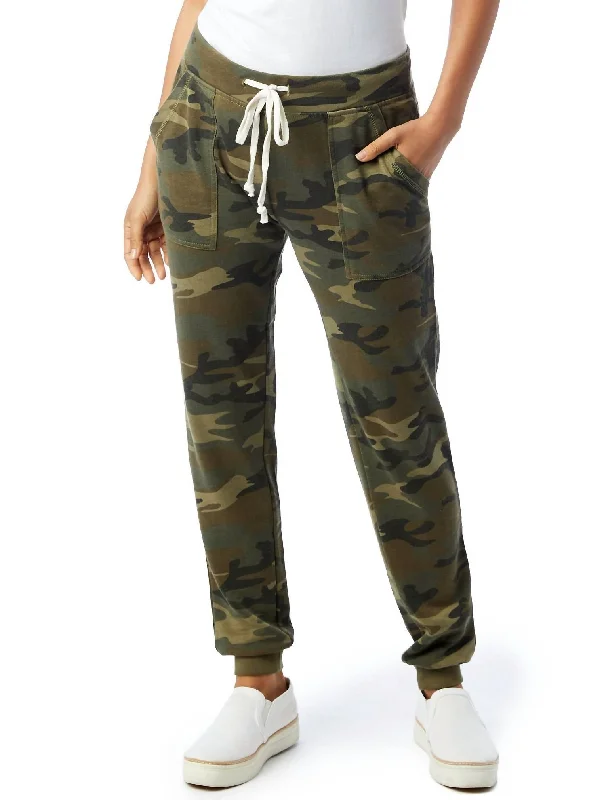 Chic Casual Wardrobe Essentials Long Weekend Jogger In Camo