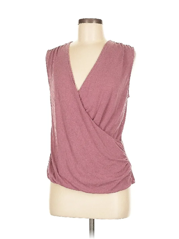 Bold and Elegant Women’s Fashion Sleeveless Top