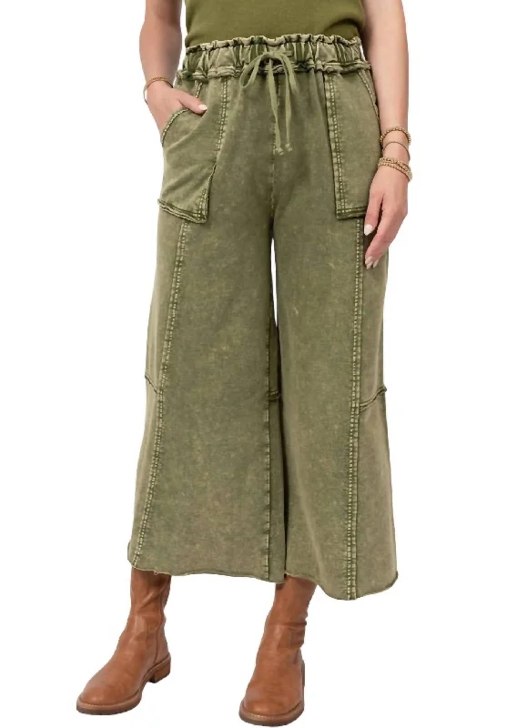 Boutique Styles Easy Knit Pant In Olive