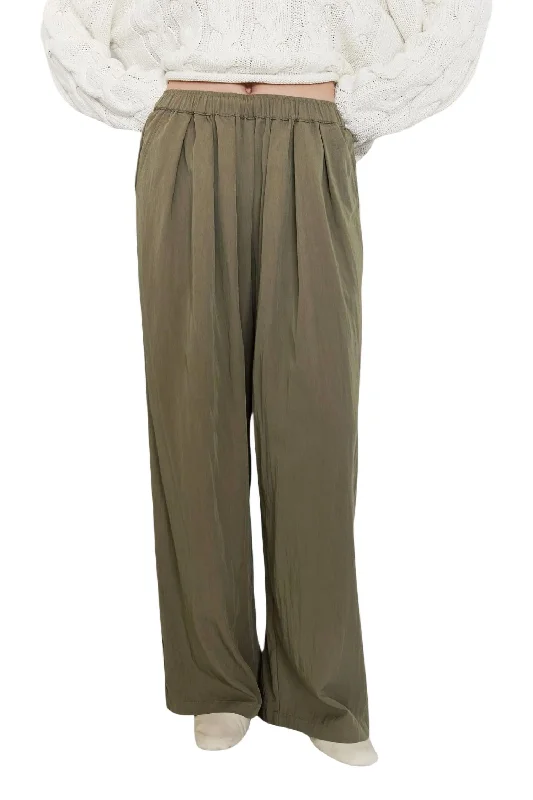 Trend Alert Pull-On Pleated Wide Leg Pants In Olive